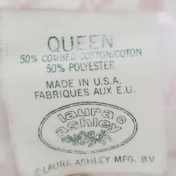 Laura Ashley Pink & White Flowered Queen size Flat sheet - Picture 4 of 6